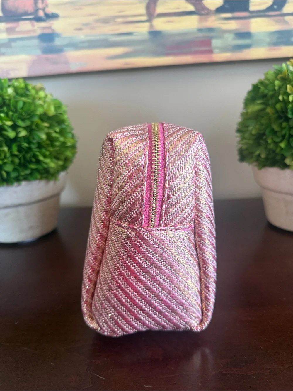VINCE CAMUTO 💄IRIDESCENT PINK COSMETIC BAG💄 WITH TASSEL CHARMS 🌟NWT🌟